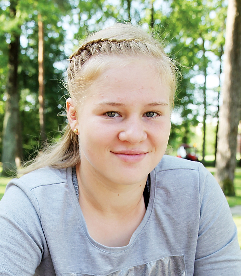 “Es nevaru iedomāties savu ikdienu bez sporta,” saka Alīna Antipova, kura pēc vidusskolas absolvēšanas iecerējusi turpināt mācīties Latvijas Sporta pedagoģijas akadēmijā. 
Autors: Gatis Bogdanovs