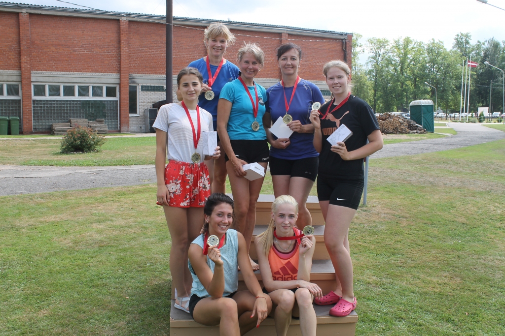 Visas uzvarētājas - dāmu komandas. 	
Autors: Ziedonis Lazdiņš