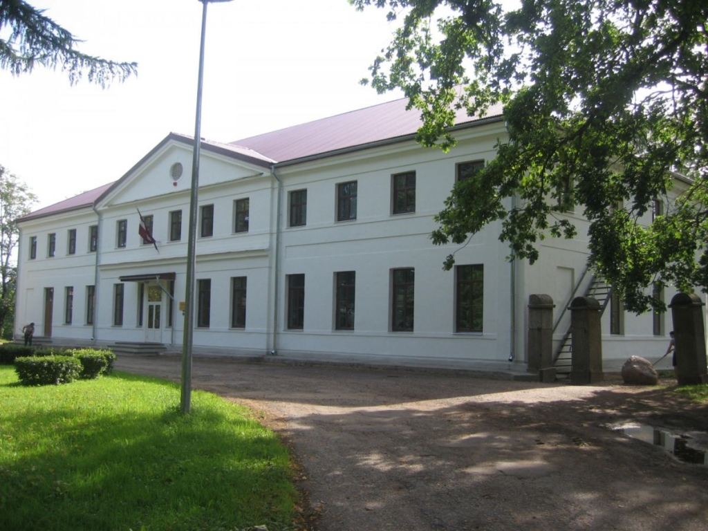 Deputātu lēmums par Litenes bijušās skolas telpu turpmāko pielietojumu vēl nav pieņemts.
Autors: no Dzirksteles arhīva