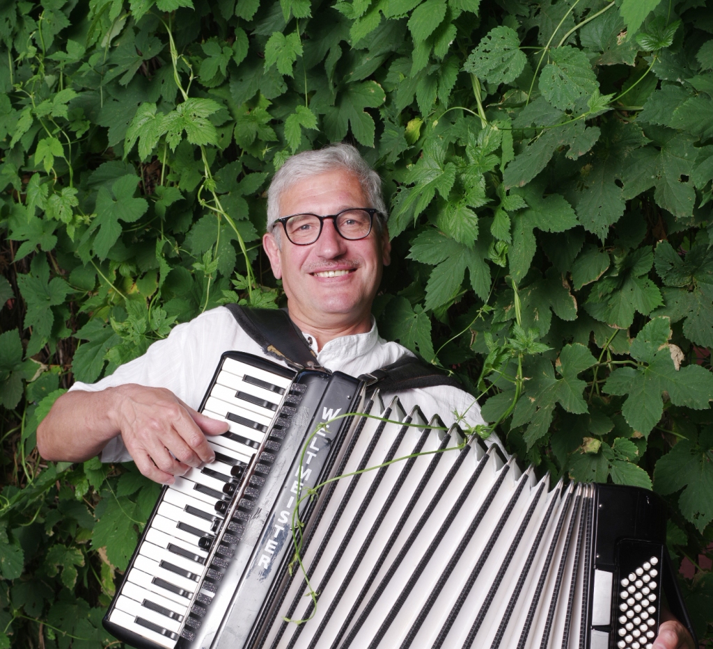 Komponista Valda Zilvera mīļākais mūzikas instruments joprojām ir akordeons, kura spēli viņš apguva Gulbenes mūzikas skolā. 	
Autors: Jānis Deinats