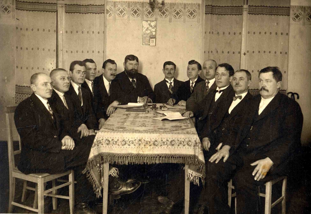 Vecgulbenes miesta dibinātāju grupa. 	
Autors:  K.Trushes (no GVMM krājuma)