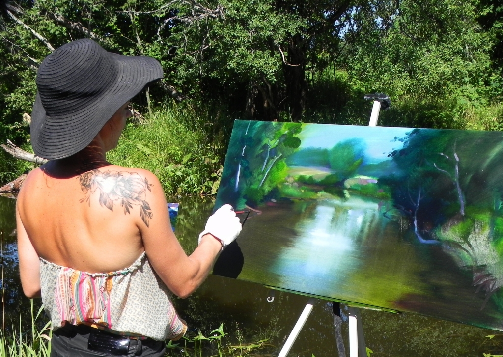 Ilvija Juškeviča, gleznojot Tirzas upi.  		
Autors: no personiskā albuma