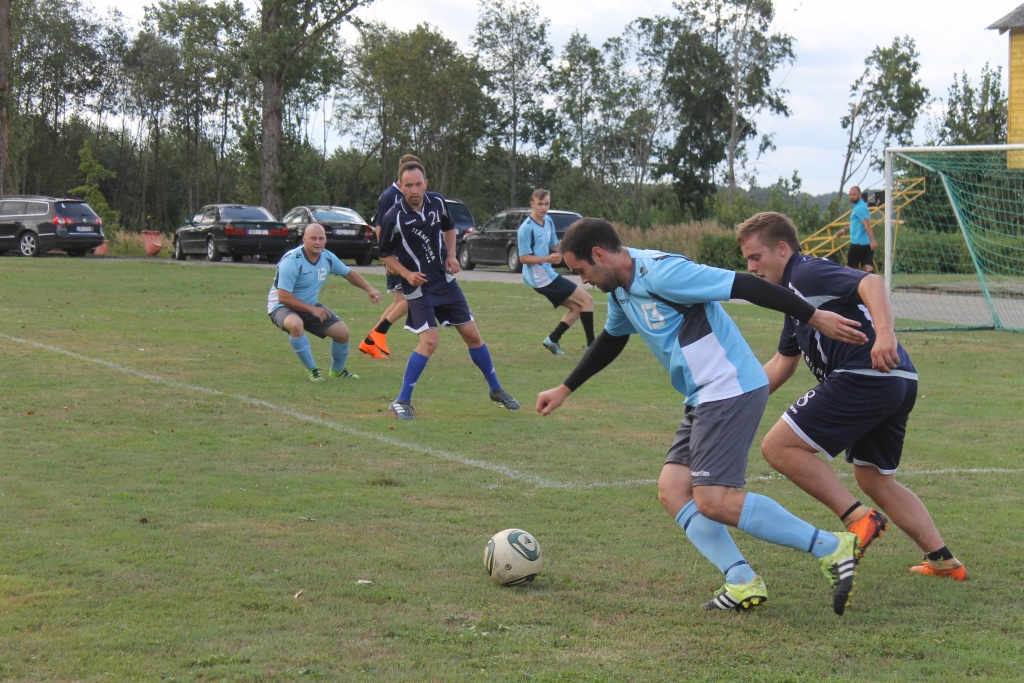 Spēle starp Stāmerienas un Lizuma komandām beidzās neizšķirti – 2:2. 		
Autors: Ziedonis Lazdiņš 