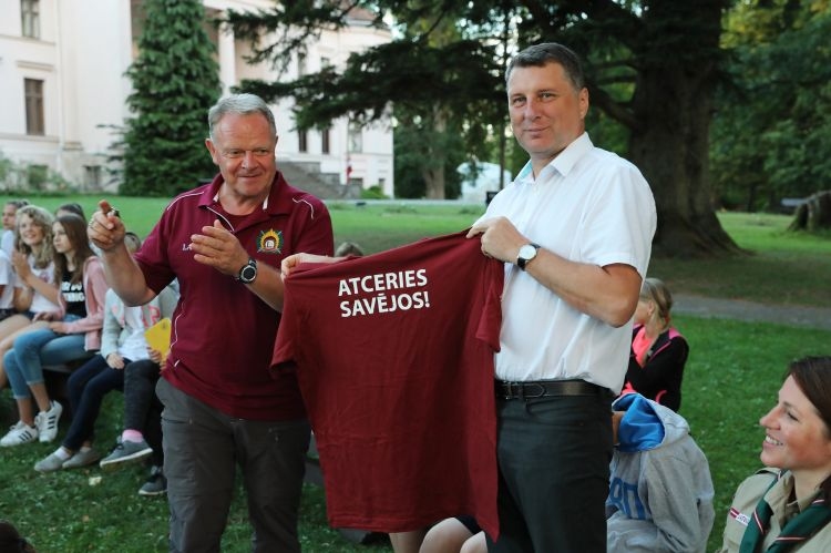 Valsts prezidents Raimonds Vējonis apmeklē starptautisko militāro operāciju veterānu bērnu nometni 