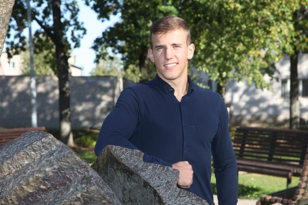 Lauris Avotiņš nenoliedz, ka studiju laiks viņu ir mainījis. Tas devis patstāvību, iemācījis kritiski domāt, būt arī pazemīgam. “Pazemība ir ļoti vērtīga īpašība, kura ne visiem piemīt,” domā Lauris. 	
Autors:  Gatis Bogdanovs