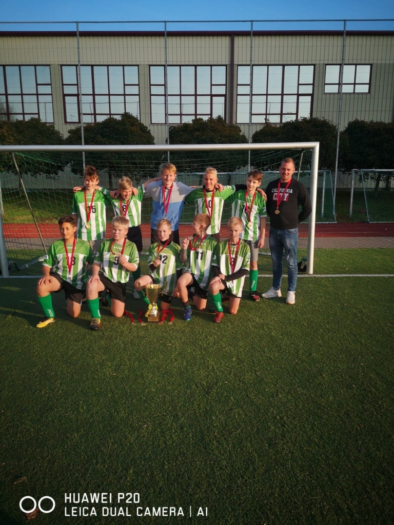 Gulbenes BJSS komandu pārstāvēja: Deniss Ciunelis, Eldis Ķiploks, Renārs Rāms, Kristers Ķikusts, Kārlis Zvirgzdiņš, Dans Garais, Deins Polis, Sandijs Pētersons, Aksels Ozoliņš, Lukass Bazaleli. 
Autors: no privātā arhīva