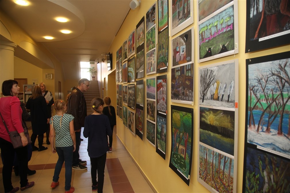 Konkursa “Tu esi putns, Irbīte” darbu izstādi varēja redzēt arī konkursa noslēguma pasākumā, kas notika Gulbenes kultūras centrā.
Autors: Gatis Bogdanovs