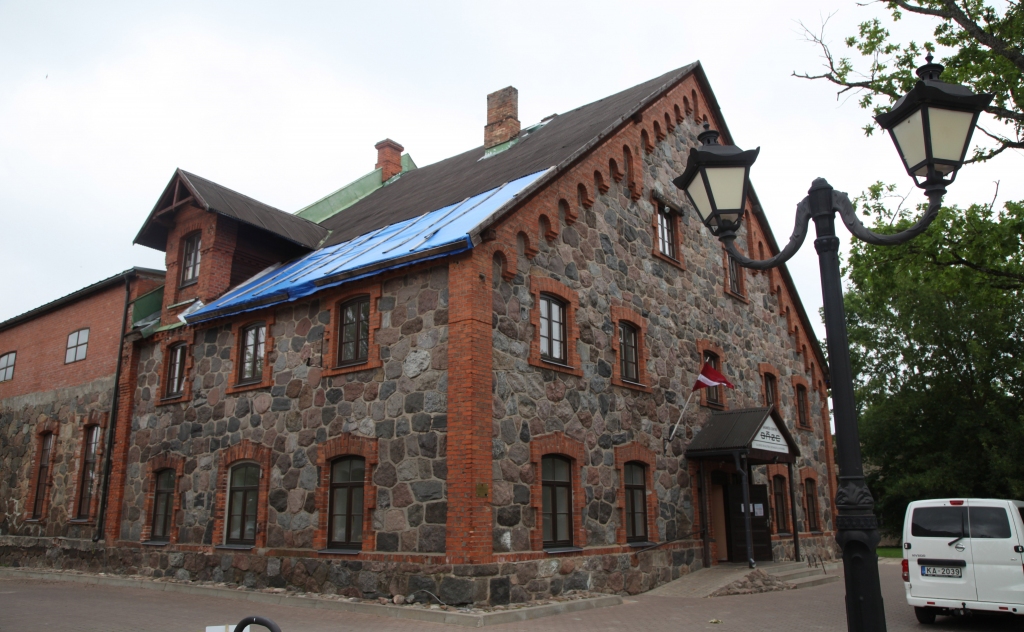 Autors: no “Dzirksteles” arhīva