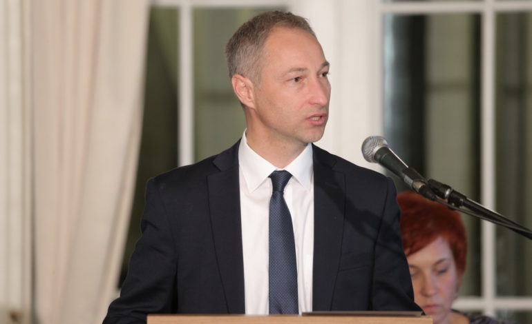 Valsts prezidents Raimonds Vējonis valdības veidošanu nolēmis uzticēt Jaunās konservatīvās partijas (JKP) premjera amata kandidātam Jānim Bordānam.
Autors: konservativie.lv