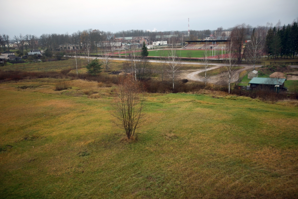 Te ir tā vieta Gulbenē, O.Kalpaka ielas malā iepretim pilsētas lielajam stadionam! Šeit iecerēts veidot atpūtas kompleksu, kas būtu saistošs bērniem un ģimenēm. Šo vietu gulbenieši zina arī kā padomju laiku armijas lidlauka teritoriju. 		
Autors: Gatis Bogdanovs