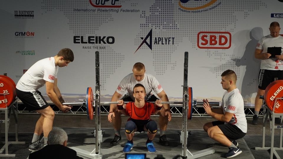 Rolands Cīrulis trenējas un startē šajā sporta veidā 10 mēnešus un pagājušās nedēļas nogalē aizvadījis savu pirmo startu Eiropas čempionātā klasiskajā spēka trīscīņā, Lietuvā. 
Autors: no personiskā arhīva