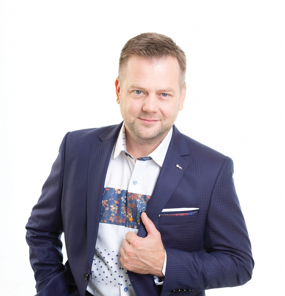 “Ļoti gribētos atrast laiku un doties ekspedīcijā. Nevis sauļoties pludmalē, bet iet pārgājienos, apskatīt interesantas vietas, kam pagaidām saspringtajā darba režīmā diemžēl neatliek laika,” teic Gaitis Lazdāns. 
Autors: no Gaita Lazdāna albuma “Sapnis par ekspedīciju”