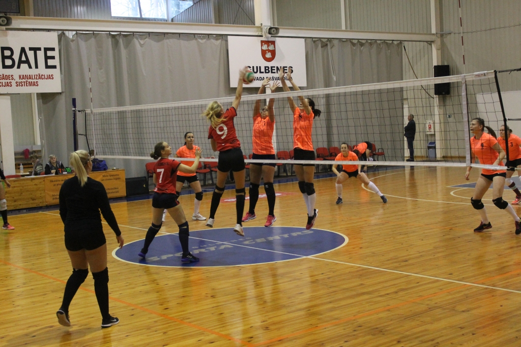 Kārtējās trīs uzvaras Lizuma dāmu komanda, tādējādi izvirzoties līderpozīcijās. 	
Autors: Dace Anča