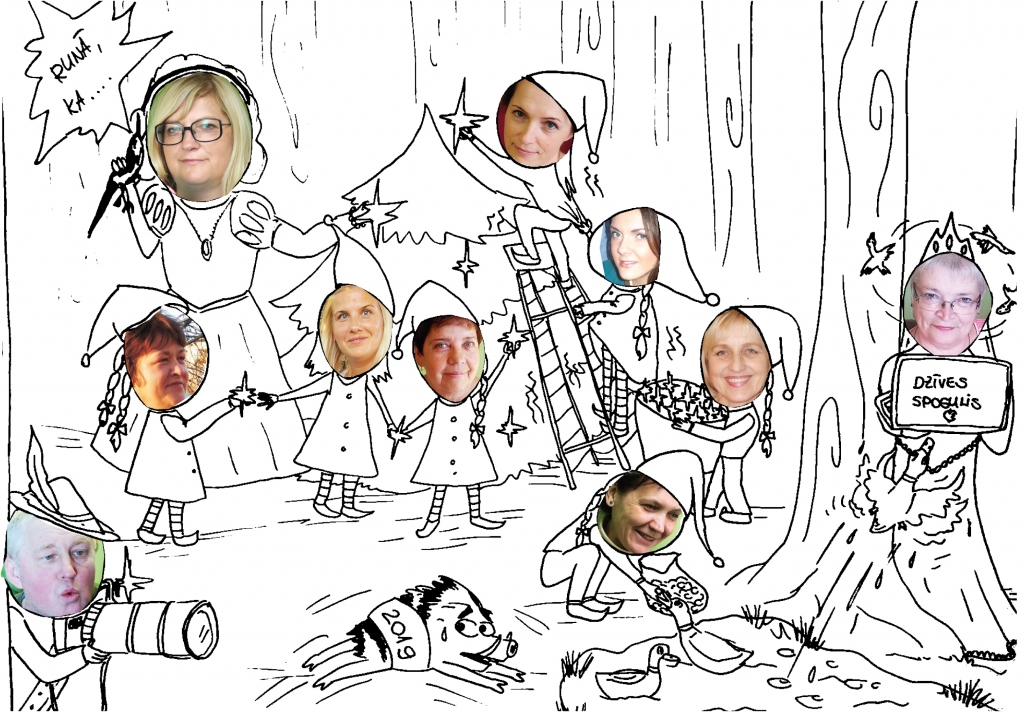 Arī mūsu lielu koku mežā beidzot nosacīti ir ziemas miers un atelpa. 7 rūķīši un Sniegbaltīte poš eglīti Vecgada vakaram, bet tomēr atceras, ka jau 2.janvārī atkal žirgti būs jāķeras pie ikdienas pienākumiem. Tāpēc Sniegbaltīte tur roku uz pulsa un atrod brīdi, lai sazinātos ar ārštatu. Rūķīši nopūlas, lai viņu greznotā eglīte dzirksteļotu. Jaušams arī neliels tracis par to, kuram darbarūķim būs gods pateikt galavārdu kopējā veikumā. Turklāt netiek aizmirsta pamatnodarbe – pīļu barošana un palaišana. Šajā pasakā neiztikt arī bez mednieka, kurš gadumijā vēl objektīvi cenšas paraudzīties uz vienu otru personāžu, kas pasprucis no atvērtajiem čekas maisiem. Tikai karaliene lepni turas nostatus un savā burvju portālā grib noskaidrot, kura “Dzirkstele” šogad ir bijusi visskaistākā kā drukātajā, tā virtuālajā formātā. 	
Autors:  Zīmējums: Aija K