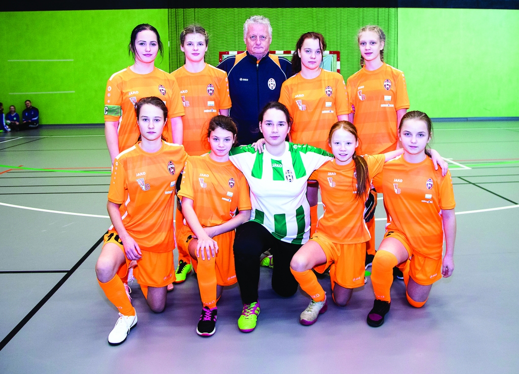 FB “Gulbene 2005” meiteņu U-14 grupas komanda Olainē. 	
Autors: no privātā arhīva