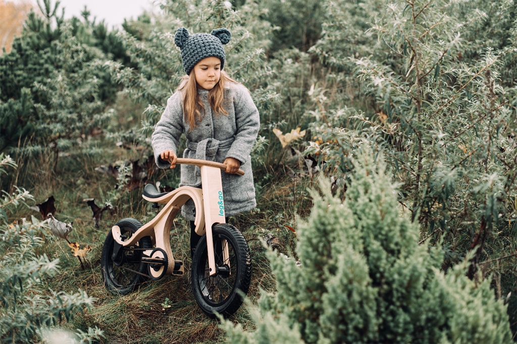 Leg&go ir Latvijā radīts koka velosipēds, kas transformējams astoņos
dažādos veidos, tādējādi nodrošinot gan ilgtspējību, unikālu dizainu,
gan kvalitāti, kas ir īpaši svarīgi bērnu vecākiem. 
Autors: Publicitātes foto
