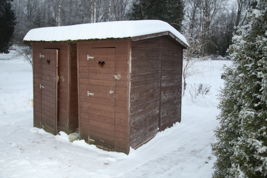 Visas sausās tualetes Gulbenes novadā būs jāreģistrē. Arī Gulbenes vecās kapsētas sirdsmājiņa, kuru apsaimnieko pašvaldība. Tāpat būs jāreģistrē visas privātās šādas labierīcības, kas ir novadā. 
Autors: Gatis Bogdanovs