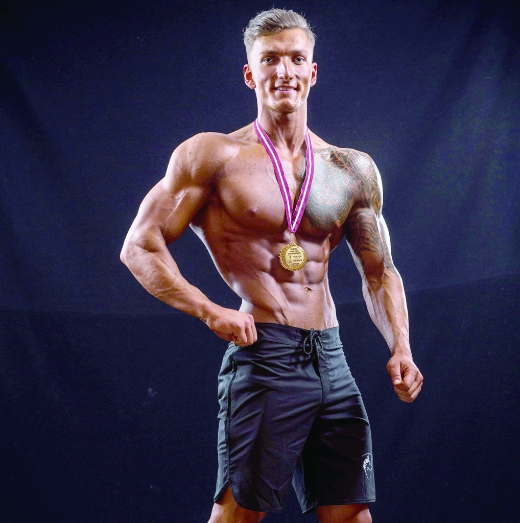 Aizraušanās ar kultūrismu un panākumu gūšana bijušajam gulbenietim Rolandam Timofejevam ir notikusi dabiski un bez fanātisma.  
Autors: no R.Timofejeva personiskā arhīva