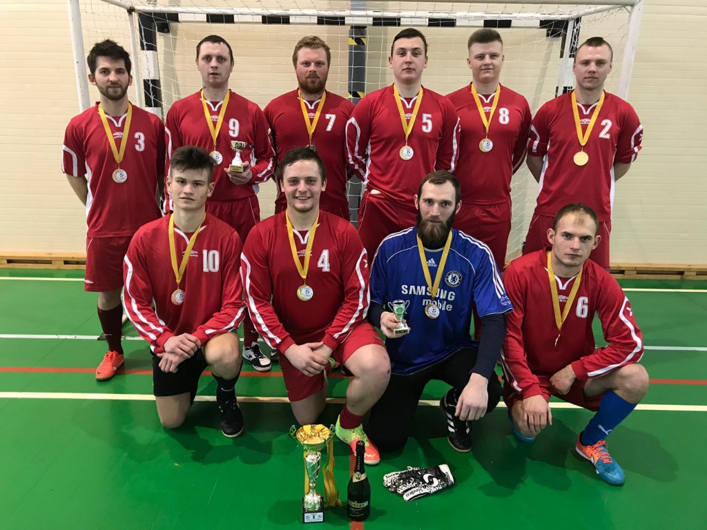 Rankas komanda. 		
Autors: no turnīra arhīva 