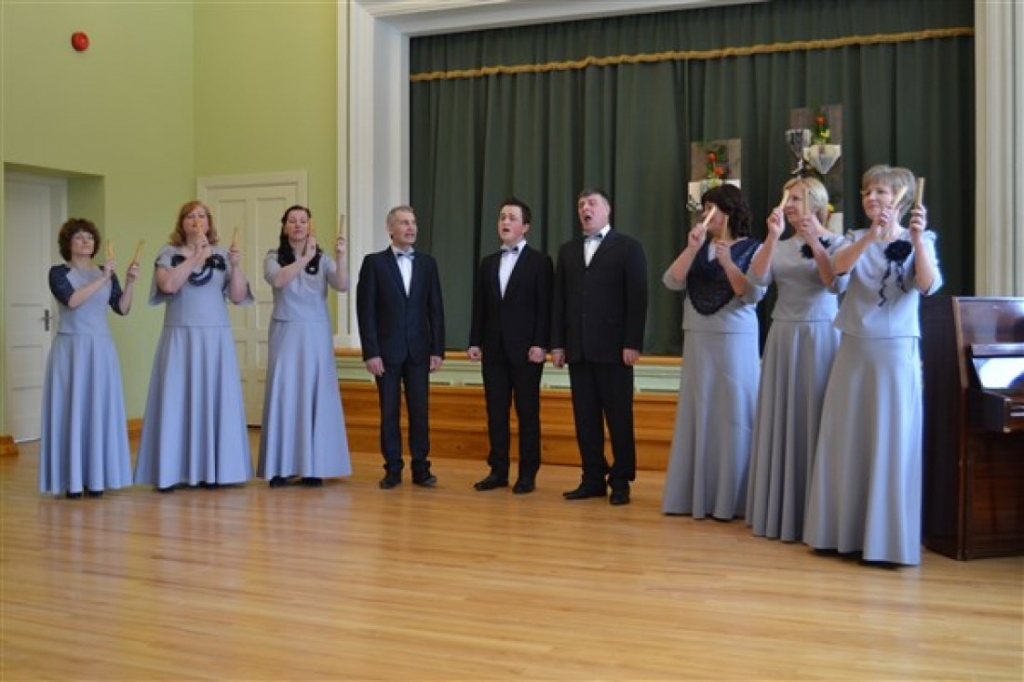 Gulbenes novada vokālo ansambļu konkurencē augstākais iegūto punktu skaits – 42,9 punkti – Lejasciema kultūras nama jauktajam ansamblim “Akcents”
Autors: Loreta Jargane