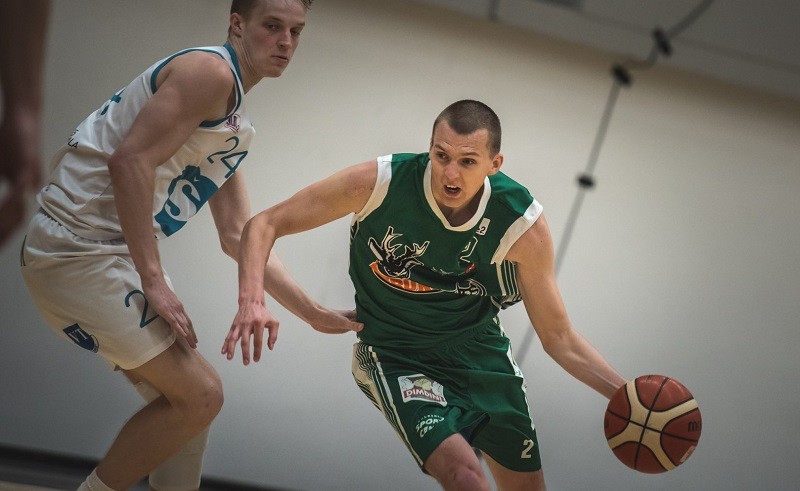 Gulbenes Buku rindās rezultatīvākais spēlētājs ar 21 punktu bija Sandis Bēts.
Autors: no arhīva