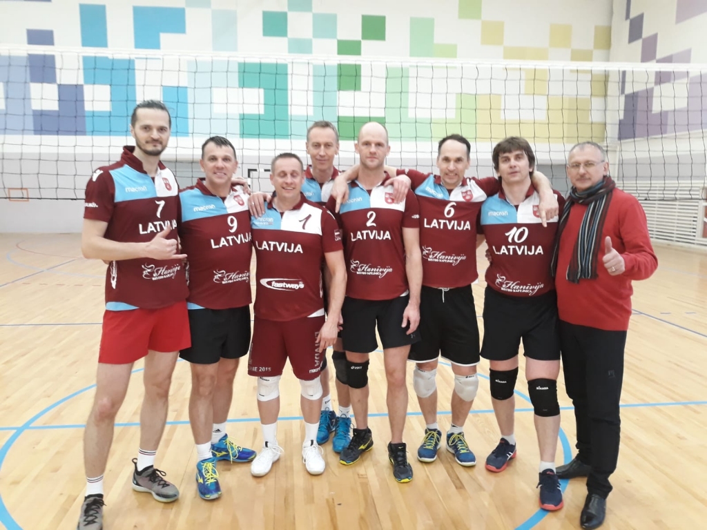 Vīru komandas sastāvs: Dzintars Vasiļjevs, Austris Štāls, Janeks Ekurs, Dzintars Adlers, Rinārs Teters, Kaspars Spirks, Guntis Rakstiņš. Komandas pārstāvis – Vitālijs Platais. 	
Autors: no personiskā arhīva