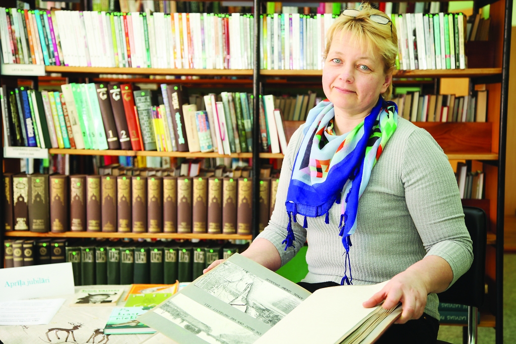 Daiga Apsīte atzīst, ka bibliotekāram dažkārt ir jābūt psihologam. Arī pašai ne vienmēr viss rit gludi, un tad viņa izvēlas lasīt īpašu literatūru, kas palīdz sakārtot domas.  
Autors: Gatis Bogdanovs