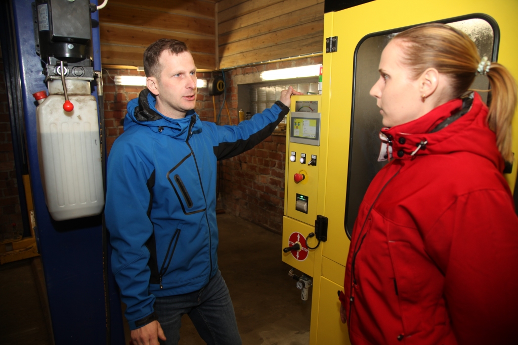 Eiropā novērtēta, videi draudzīga kvēpu filtru tīrīšanas metode tagad tiek nodrošināta arī Litenē. Par to ir parūpējušies Einārs un Ilze Paideri.
Autors: Gatis Bogdanovs