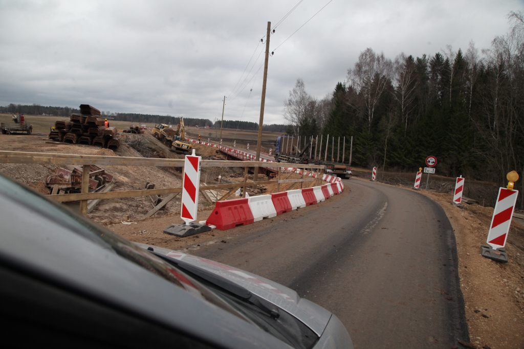 Pārbūves laikā Pogupes tilta vietā tiks iebūvēta monolīta dzelzsbetona caurteka. 	
Autors: Gatis Bogdanovs