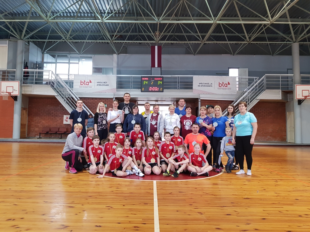 Autors: no Gulbenes sākumskolas arhīva