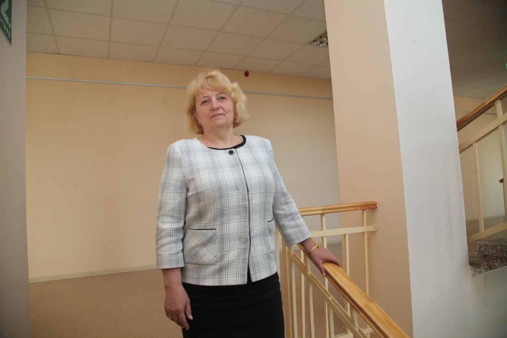 Inteliģenti no darba Gulbenes novada pašvaldības administrācijā 25.aprīļa domes sēdē tika aizvadīta  izpilddirektore Guna Švika. Iespējams, tas iezīmē ne tikai vienas amatpersonas nomainīšanu, bet lielākas un būtiskākas pārmaiņas. Bet varbūt tikai paaudžu maiņu?  
Autors: Gatis Bogdanovs