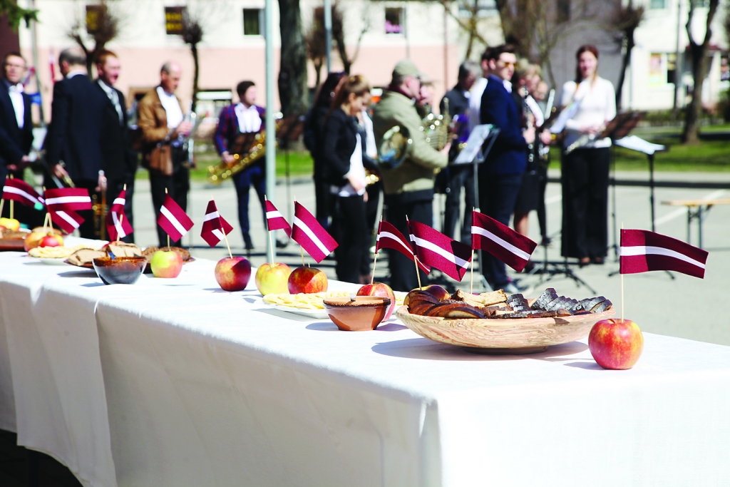 Autors: no “Dzirksteles” arhīva