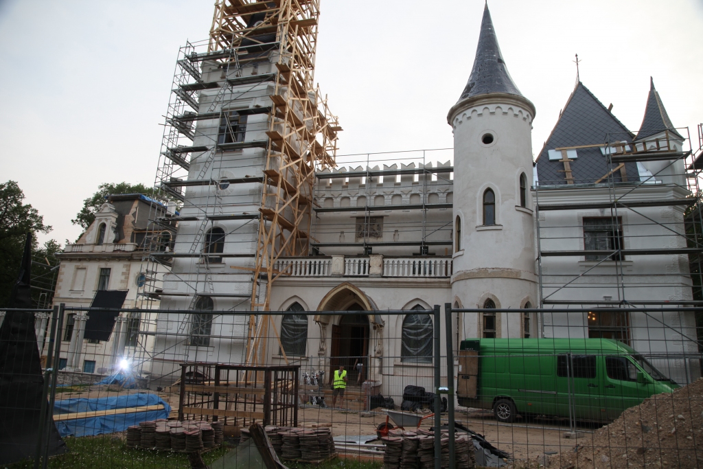 Stāmerienas pilī turpinās rekonstrukcijas darbi. Pēc tiem uz pils ārsienas varēs vērot īpašu ekspozīciju. 
Autors: Ginta Alberte