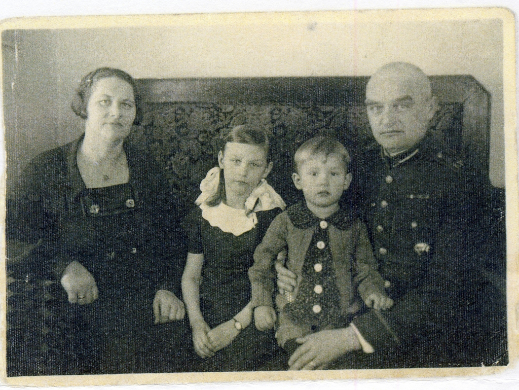 Jānis Rikveilis ar ģimeni. 	
Autors: no personiskā arhīva