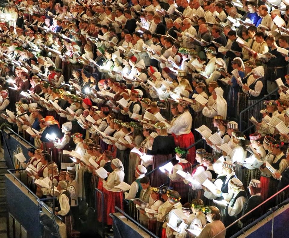 500 eiro braucienam uz Kanādu tika piešķirti Lizuma jauktajam korim. 
Autors: no personiskā arhīva