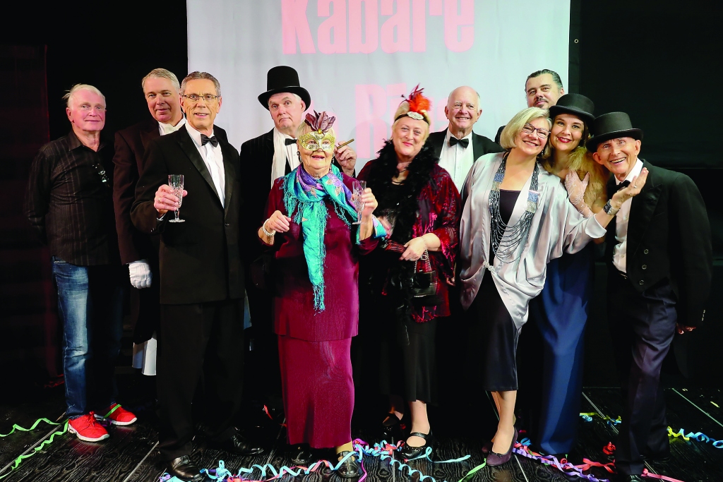 Sidnejas latviešu teātris, iepriecinās gulbeniešus svētdien Gulbenes kultūras centrā. 	
Autors: no personiskā arhīva