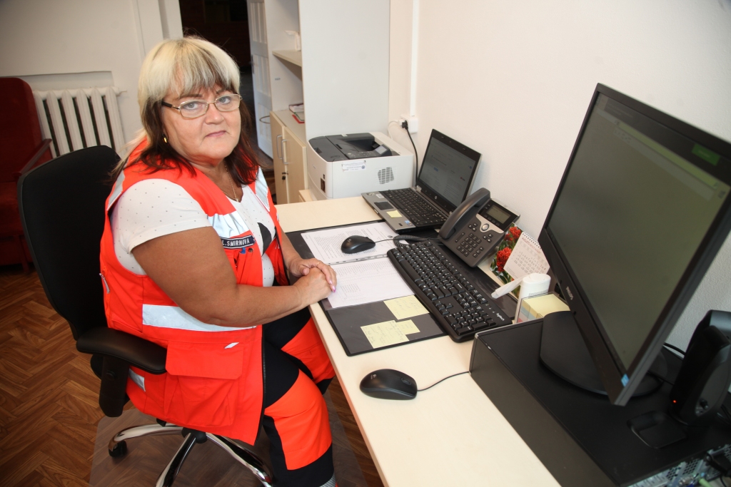 Trešdienas vakarā “Dzirkstele” Sinolē sastapa ārsta palīdzi Līviju Smirnovu, kura tur dežurēja kopā ar ātrās palīdzības brigādes šoferi.  Viņa teica, ka trešdiena bijusi mierīga. 	
Autors: Gatis Bogdanovs