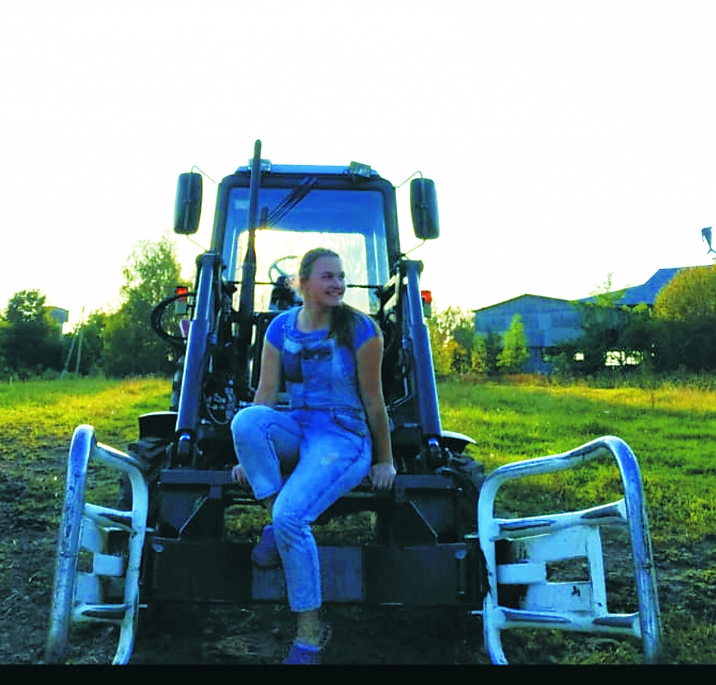 Megija nebaidās strādāt gan pie lopiem, gan ar tehniku. Nākotnē viņa plāno atgriezties Tirzā. 	
Autors: no personiskā arhīva