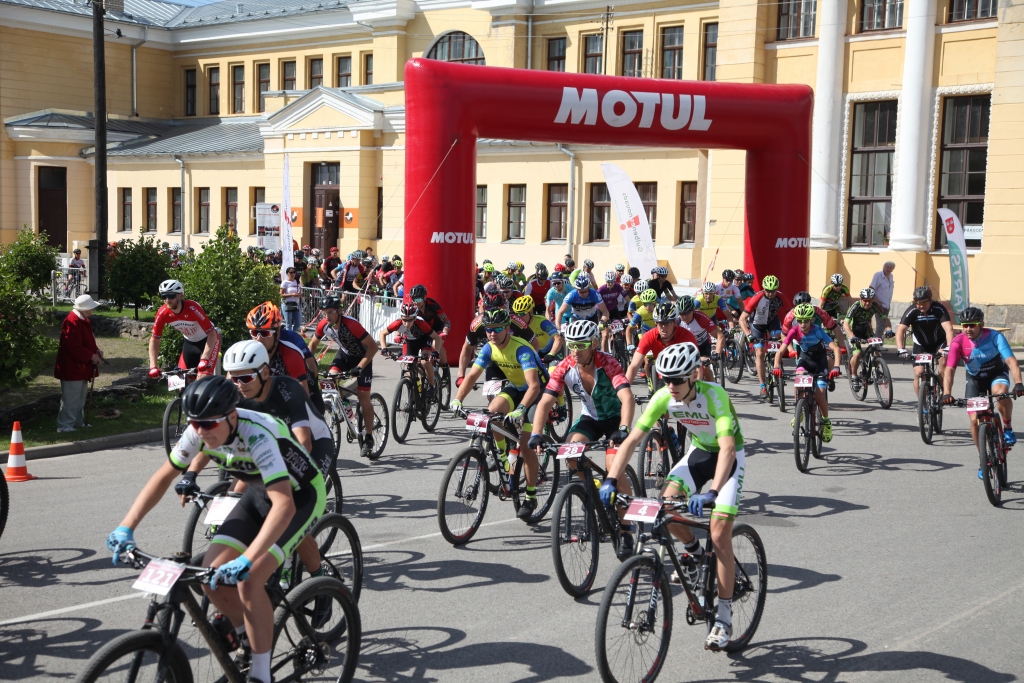 Ar bānīti maršrutā Gulbene – Alūksne sacentās 124 velosportisti.             
Autors: Gatis Bogdanovs