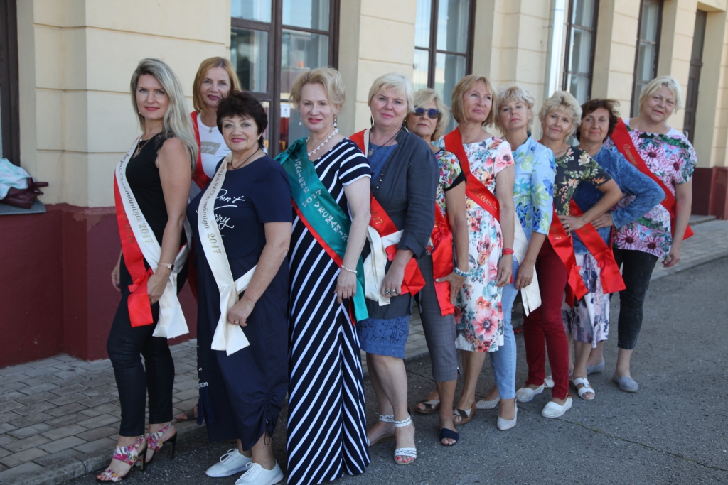 Konkursa “Vecmāmiņa 2017” finālistes jau sen vēlējušās apskatīt Gulbenes novadu. Pavisam nesen tas arī izdarīts. Divu dienu ekskursija bija piesātināta ar daudziem spilgtiem iespaidiem.  
Autors: Gatis Bogdanovs