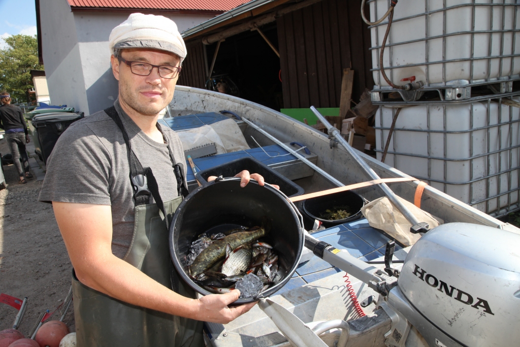 Gulbenē Dzirnavu dīķis ir, bet iedzīvotājiem par to sāp sirds. To šajās dienās sapratis vides pētnieks Mātīss Žagars. Viņš uzskata, problēmu var risināt un tā ir pašvaldības rokās.
Autors: Gatis Bogdanovs