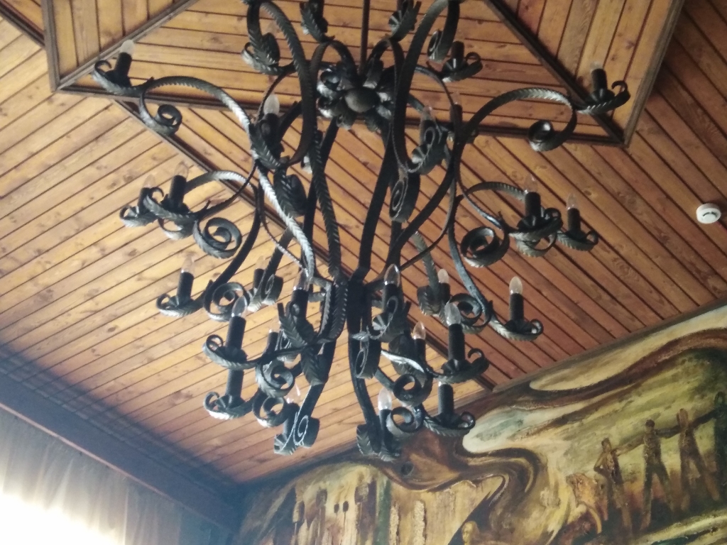 Jautājums, būt vai nebūt Druvienas kultūras namam, tika aktualizēts pavasarī, jo novada pašvaldība aicināja atbrīvot telpas pagastmājā, kurā ir arī kultūras nams, un visiem darbiniekiem, telpu īrniekiem pārcelties uz pili. Iedzīvotāji saprata to kā signālu. 
Autors: no personiskā arhīva