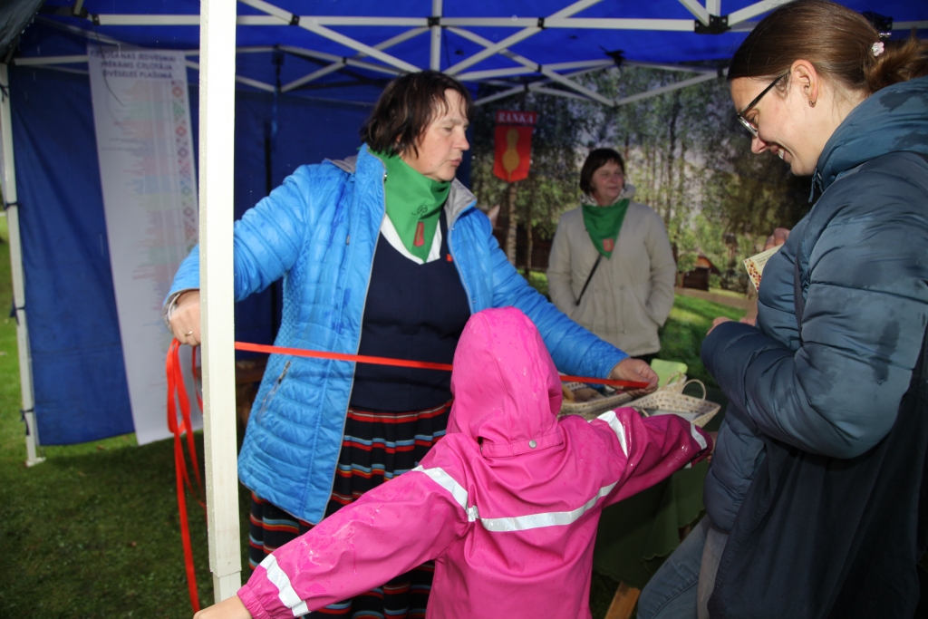 Aplūkojot Rankas pagasta piedāvājumu tūristiem, ikviens varēja izmērīt ceļotāja dvēseles plašumu. Kā uzsver Daiga Melberga – tas caur humoru, bet tajā pašā laikā nopietni.     
Autors: Gatis Bogdanovs