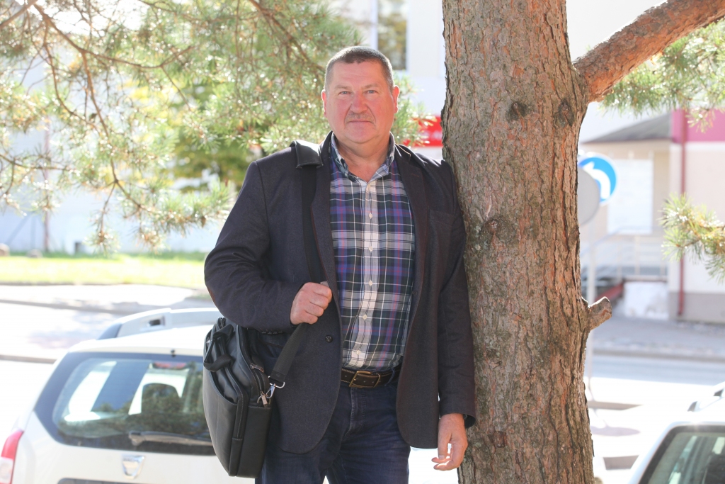 Par to, ka Jaungulbenes “Sils” tagad pieder zviedriem, nav jāraud, par to ir jāpriecājas, jo “Sils” ir labās rokās - uzskata lejasciemietis Jānis Naglis.   
Autors: Gatis Bogdanovs