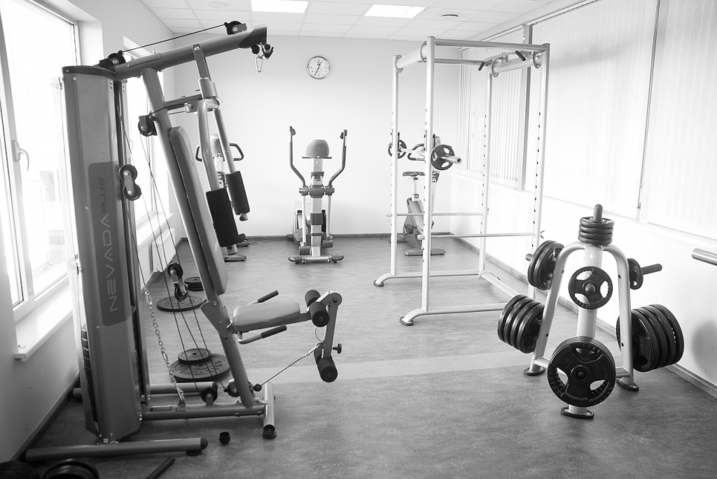 Viena no vietām, kur izplatās stafilokoka izraisītas infekcijas, ir sporta zāle, tādēļ būtiski ir inventāru regulāri dezinficēt.
Autors: Dainis Ģelzis