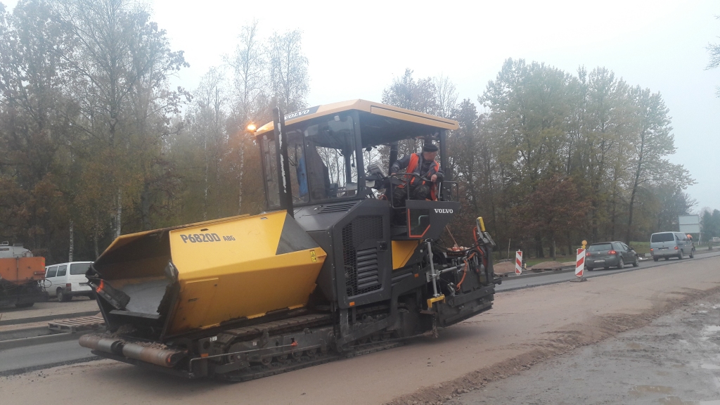 Labiem un kvalitatīviem ceļiem būtu jābūt prioritātei. Vai tā būs ar ceļu Gulbene-Balvi? Ar cerībām un prieku pirms diviem gadiem tika uzņemta ziņa, ka beidzot šis ceļš ir sagaidījis remontu, jo bija kritiskā stāvoklī. Ceļa remonts ir ieildzis. Vakar darbi, piemēram, notika pie “ceļu daļas”. 
Autors: Ginta Alberte