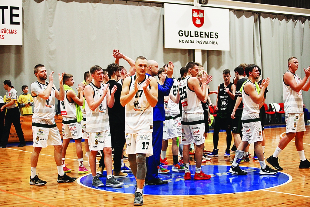 Spēlē ar komandu “Valmiera Glass/Vidzemes Augstskola 2” gulbenieši bija izteikti favorīti un to nodemonstrēja arī laukumā. 
Autors: Gatis Bogdanovs