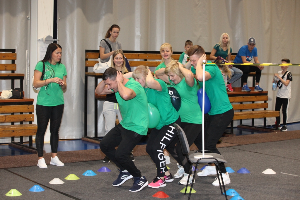 Salona “Stils” komanda kļuva par sacensību uzvarētāju, tomēr vienots solis un ķermeņu lokanība nebūt nebija komandas “trumpis”.
Autors: Gatis Bogdanovs