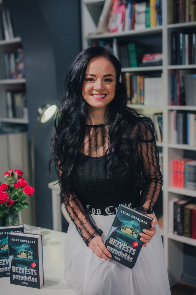 Respektablajā SIA “Latvijas Grāmata” novembra TOP 10 lasītāko grāmatu sarakstā ir Leldes Kovaļovas spriedzes romāns “Bezvēsts pazudušās”. 
Autors: no personiskā arhīva