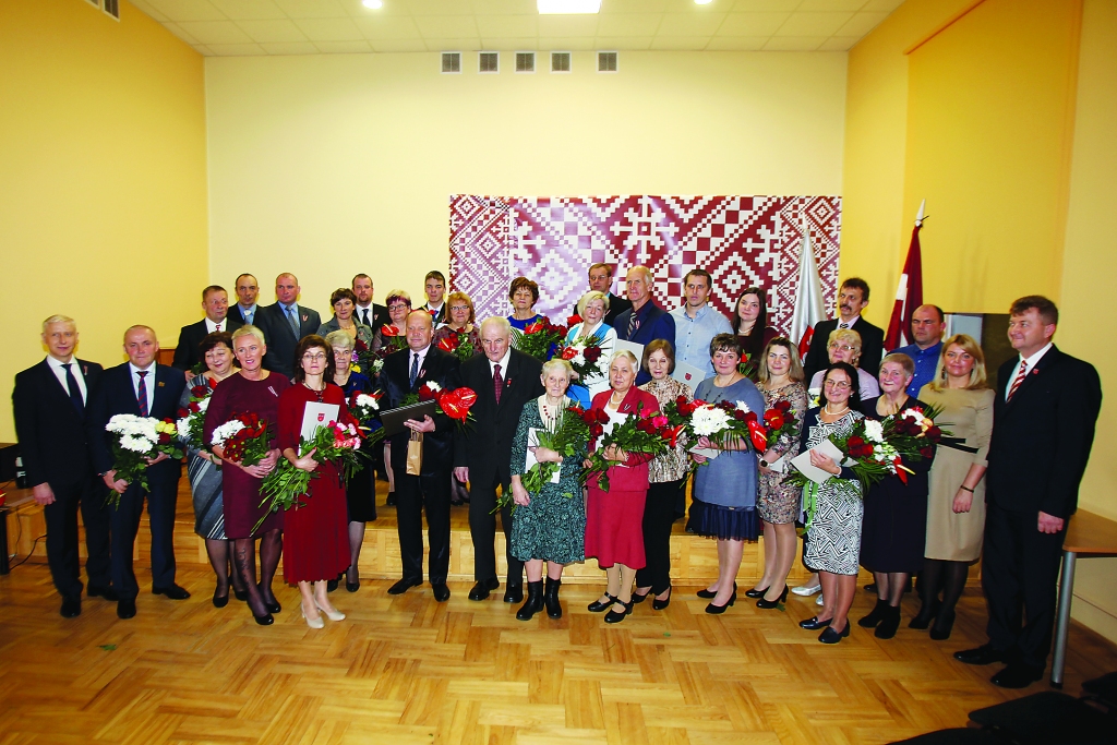 18.novembrī uz svinīgo pieņemšanu pie Gulbenes novada domes priekšsēdētāja Normunda Audziša pulcējās tie Gulbenes novada cilvēki, kuriem pašvaldība pauda savu atzinību.
Autors: Gatis Bogdanovs